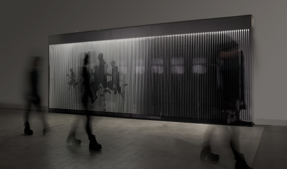 Fueron al norte para llegar al sur Obra de Graciela Sacco. 2014 -  Instalación cinética con impresión digital