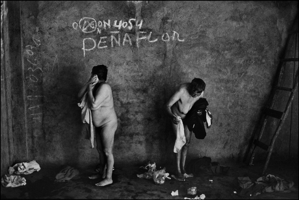 9. Baño X, de la serie Antesala de un desnudo, 1999