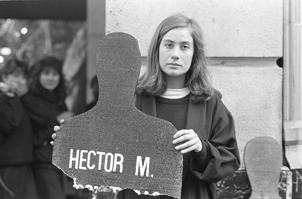 11. Mujeres por la vida, de la serie Protestas, 1988