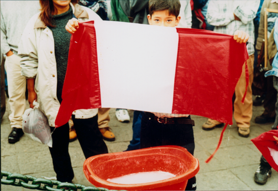 Lava la bandera, 2000 - (F. Bryce, G. Buntinx, C. Coca, L. García Z., J. Infante, N. Iguiñez, J. Salazar, E. Santisteban)