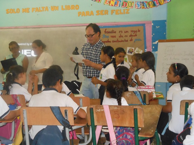 Taller los niños piensan la paz en Girardot. 