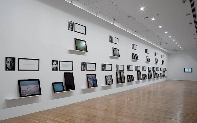 Sophie Calle. Historias de pared. Los ciegos y ver el mar.