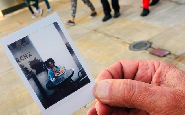Taller de fotografías instantánea - Exposición Martin Parr: Souvenir