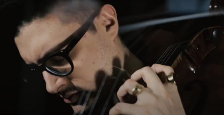 Santiago Cañón-Valencia interpreta 'La ruta de la mariposa'