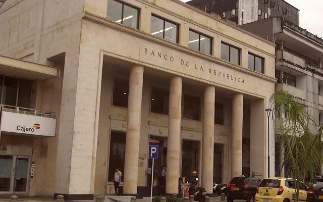 Fachada del edificio principal del Banco de la República en Buenaventura