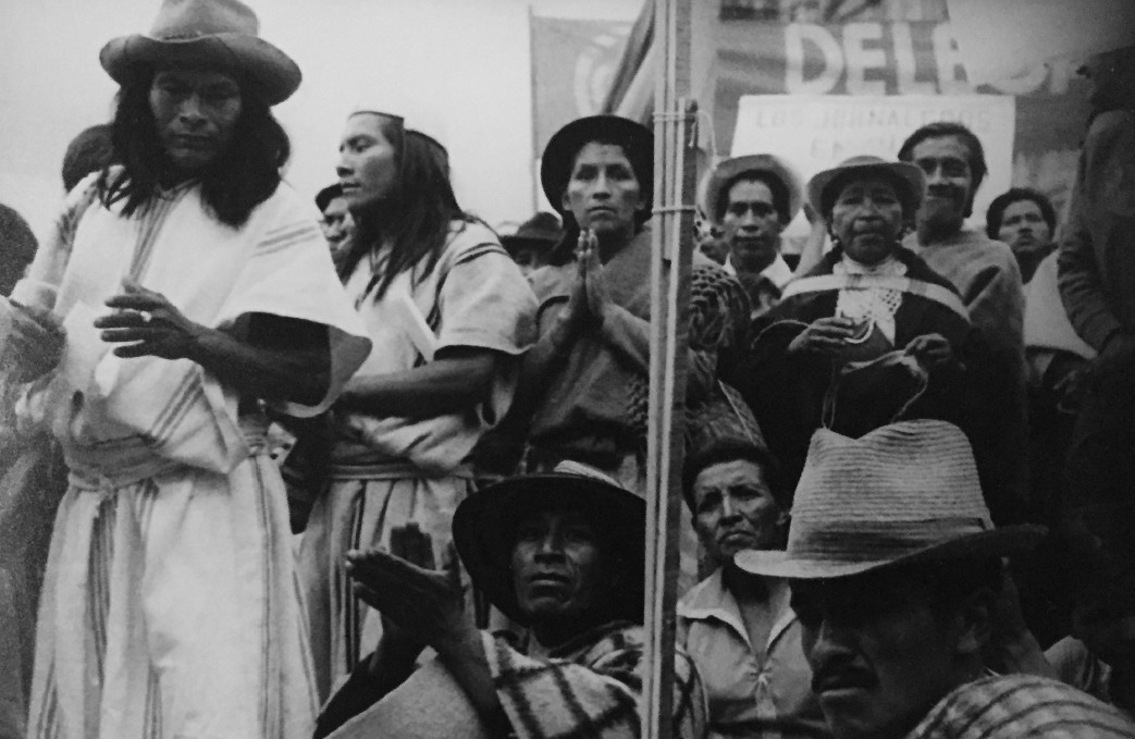 Defendamos la cultura indígena. De la serie "Movimientos sociales"