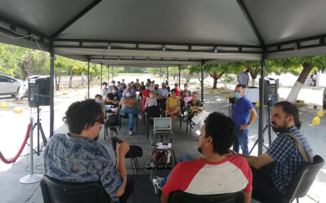 Parqueadero del Teatro Amira de la Rosa en un encuentro parte del ciclo El Caribe suena, 2021.