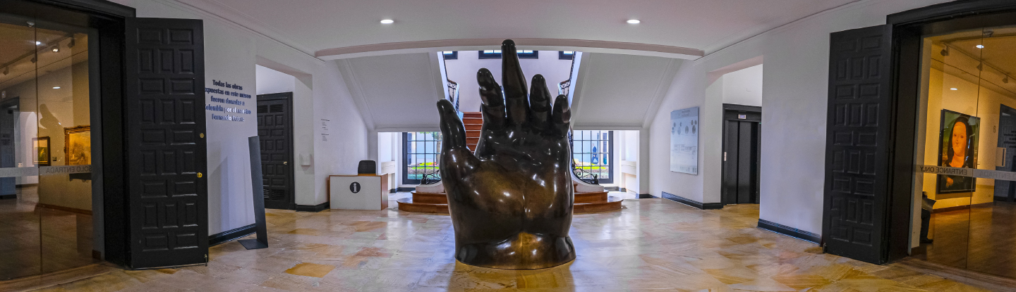 Entrada del Museo Botero del Banco de la República en Bogotá.