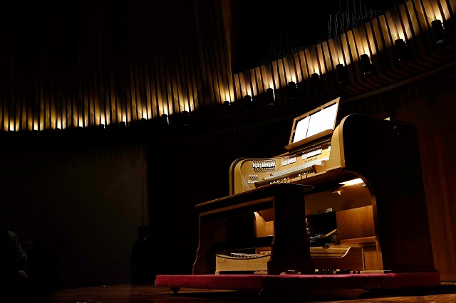 Órgano de la Sala de Conciertos de la BLAA