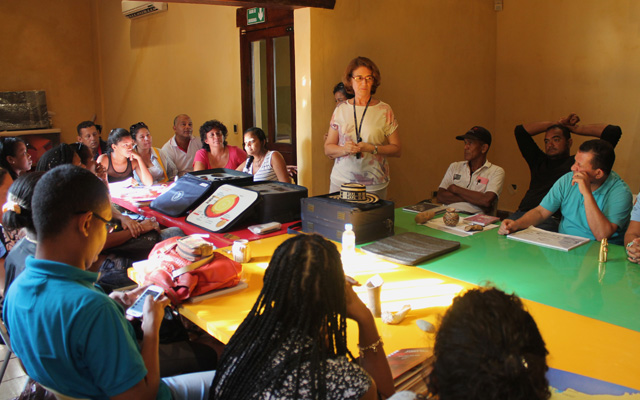 Visita de maestros en el museo del oro Zenú